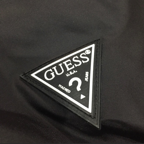 Guess jet black windbreaker - Picture 4 of 8